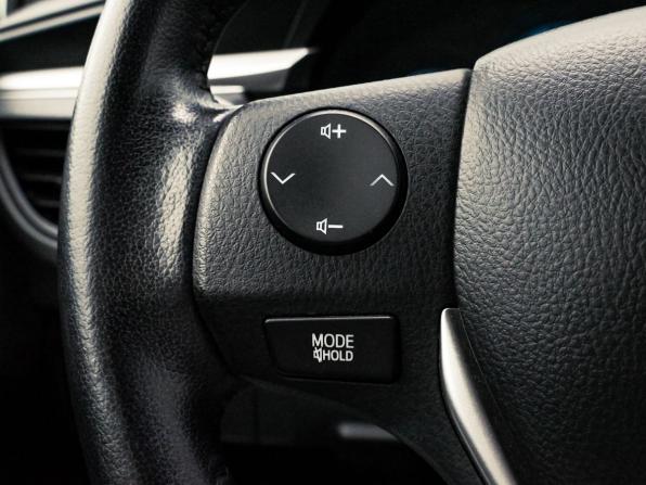 Toyota Corolla XI (E160 E170 E180) с пробегом 2015 года, цена 1 595 000 рублей, 71000 км, седан, Автокод Объявления