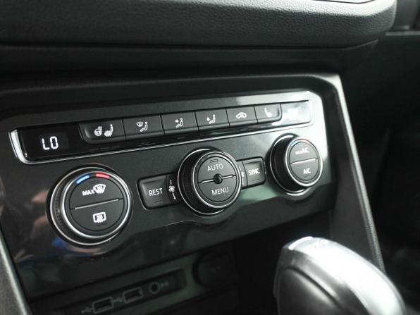 Volkswagen Tiguan II с пробегом 2018 года, цена 2 387 900 рублей, 176828 км, внедорожник, Автокод Объявления
