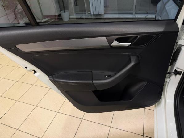 Volkswagen Polo VI с пробегом 2021 года, цена 1 390 000 рублей, 78000 км, лифтбек, Автокод Объявления