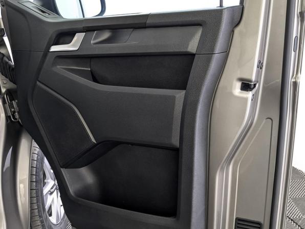 Volkswagen Multivan T6 Рестайлинг с пробегом 2019 года, цена 4 760 000 рублей, 85214 км, минивэн, Автокод Объявления