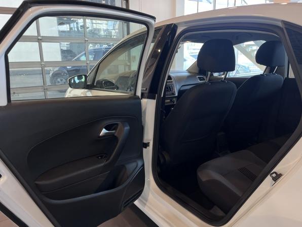 Volkswagen Polo V Рестайлинг с пробегом 2016 года, цена 1 360 000 рублей, 81500 км, седан, Автокод Объявления