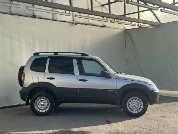 Chevrolet Niva I Рестайлинг с пробегом 2018 года, цена 741 000 рублей, 91553 км, внедорожник, Автокод Объявления