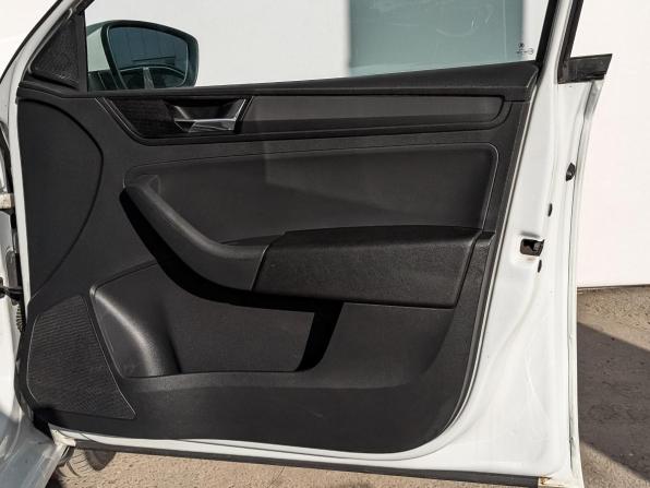 Skoda Rapid I Рестайлинг с пробегом 2019 года, цена 990 000 рублей, 122272 км, лифтбек, Автокод Объявления