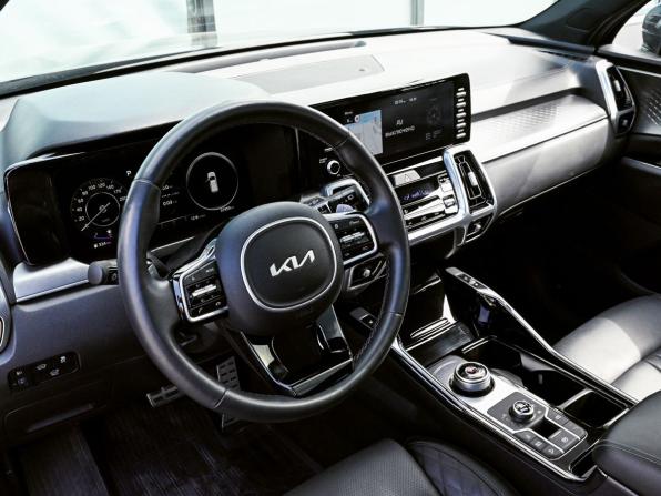 Kia Sorento IV с пробегом 2023 года, цена 5 499 000 рублей, 37458 км, внедорожник, Автокод Объявления