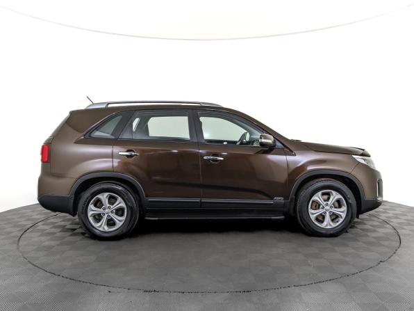 Kia Sorento II Рестайлинг с пробегом 2018 года, цена 1 750 000 рублей, 208000 км, внедорожник, Автокод Объявления