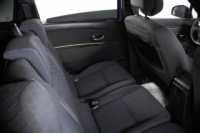 Renault Scenic III с пробегом 2010 года, цена 749 000 рублей, 320156 км, компактвэн, Автокод Объявления