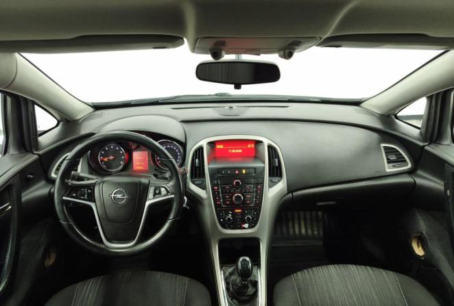 Opel Astra H Рестайлинг с пробегом 2012 года, цена 629 000 рублей, 209568 км, универсал, Автокод Объявления