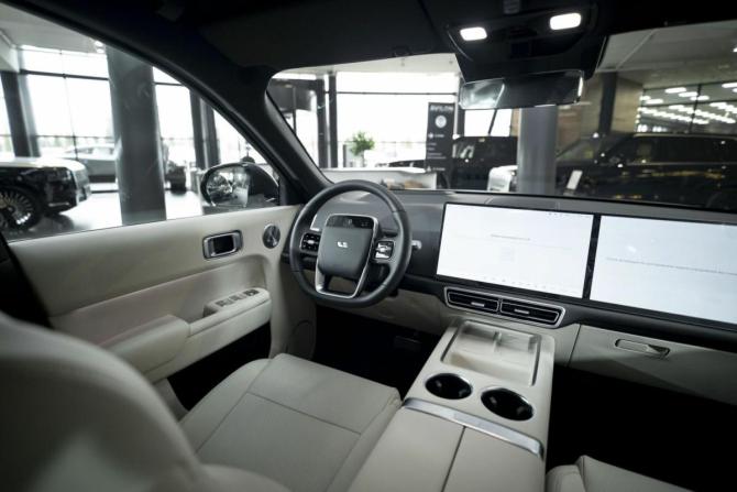 Новый Li Auto (Lixiang) L9 I Рестайлинг 2025 года, цена 11 990 000 рублей, внедорожник, Автокод Объявления