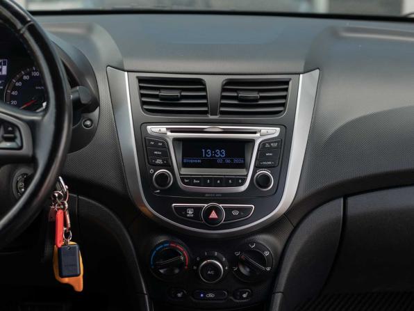 Hyundai Solaris I Рестайлинг с пробегом 2015 года, цена 1 020 000 рублей, 77831 км, седан, Автокод Объявления