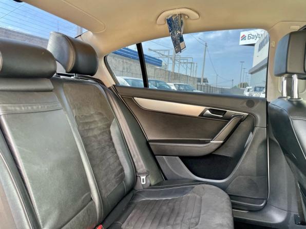 Volkswagen Passat B7 с пробегом 2012 года, цена 1 035 000 рублей, 206953 км, седан, Автокод Объявления