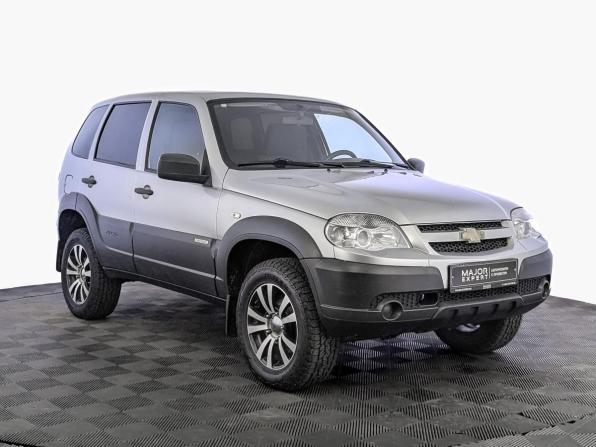 Chevrolet Niva I Рестайлинг с пробегом 2017 года, цена 745 000 рублей, 72838 км, внедорожник, Автокод Объявления