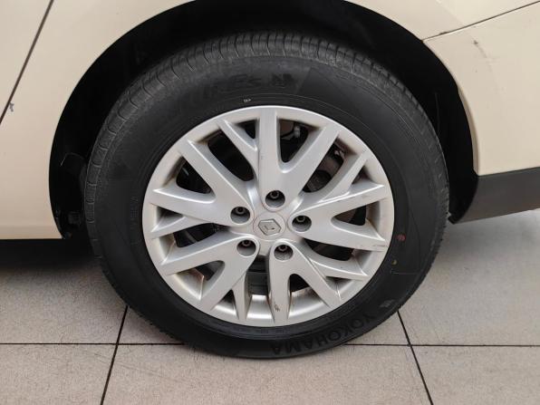 Renault Fluence I Рестайлинг с пробегом 2013 года, цена 519 000 рублей, 228702 км, седан, Автокод Объявления