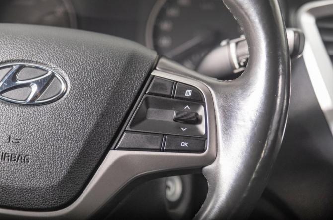 Hyundai Solaris II с пробегом 2018 года, цена 1 349 000 рублей, 101500 км, седан, Автокод Объявления