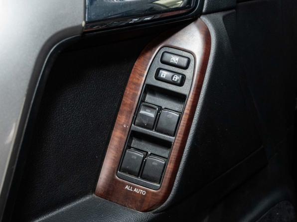 Toyota Land Cruiser Prado 150 Series Рестайлинг 1 с пробегом 2016 года, цена 3 605 000 рублей, 208800 км, внедорожник, Автокод Объявления