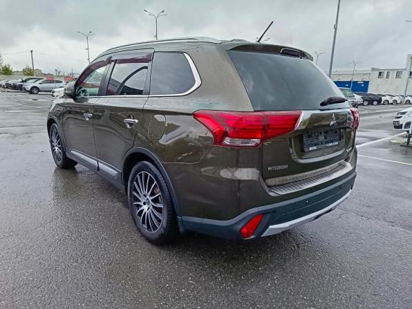 Mitsubishi Outlander III Рестайлинг 2 с пробегом 2016 года, цена 1 699 995 рублей, 235333 км, внедорожник, Автокод Объявления
