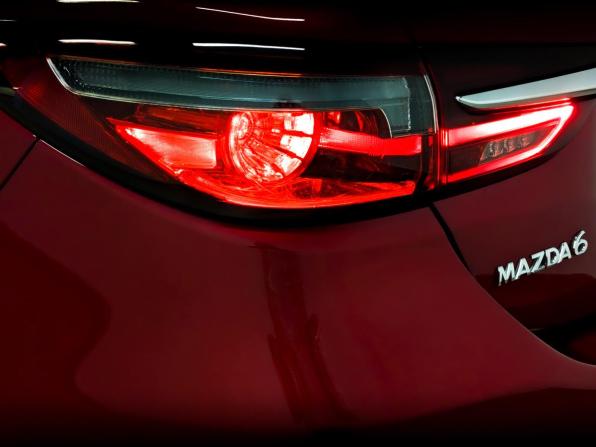 Mazda 6 III (GJ) Рестайлинг 2 с пробегом 2021 года, цена 2 795 000 рублей, 56261 км, седан, Автокод Объявления
