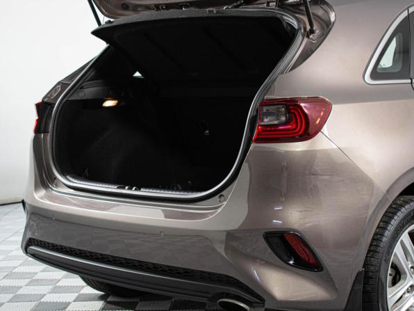 Kia Ceed III с пробегом 2019 года, цена 1 737 000 рублей, 100186 км, хэтчбек, Автокод Объявления