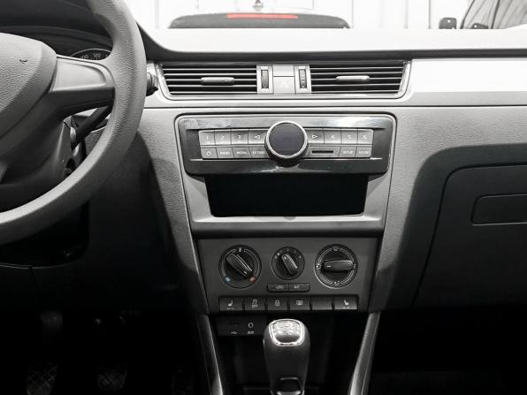 Skoda Rapid I с пробегом 2016 года, цена 1 080 000 рублей, 88160 км, лифтбек, Автокод Объявления