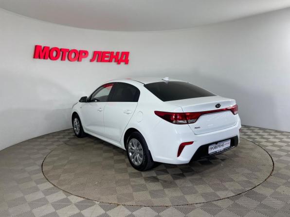 Kia Rio IV с пробегом 2017 года, цена 1 360 000 рублей, 83858 км, седан, Автокод Объявления