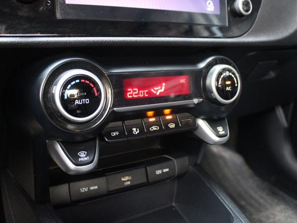 Kia Rio IV Рестайлинг с пробегом 2021 года, цена 1 549 000 рублей, 133558 км, седан, Автокод Объявления