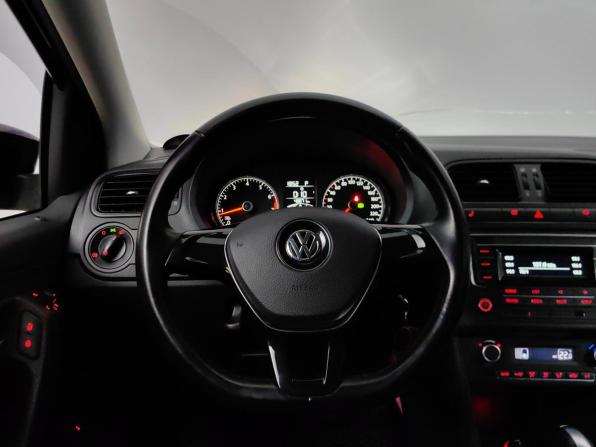 Volkswagen Polo V Рестайлинг с пробегом 2017 года, цена 1 398 000 рублей, 49000 км, седан, Автокод Объявления