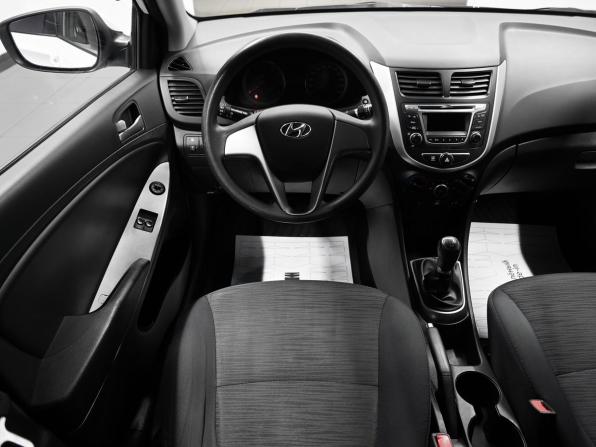 Hyundai Solaris I Рестайлинг с пробегом 2015 года, цена 860 000 рублей, 109403 км, седан, Автокод Объявления