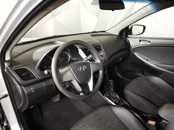 Hyundai Solaris I Рестайлинг с пробегом 2016 года, цена 429 000 рублей, 521838 км, седан, Автокод Объявления