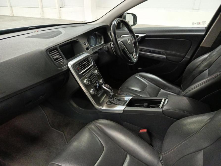 Volvo V60 I Рестайлинг Казань  - изображение 13