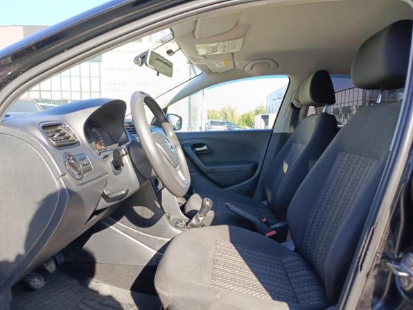 Volkswagen Polo V Рестайлинг с пробегом 2019 года, цена 1 169 000 рублей, 98548 км, седан, Автокод Объявления