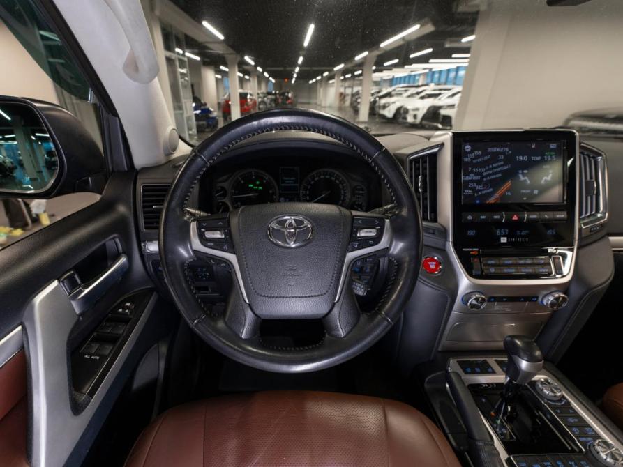 Toyota Land Cruiser 200 Series Рестайлинг 2 Москва  - изображение 11