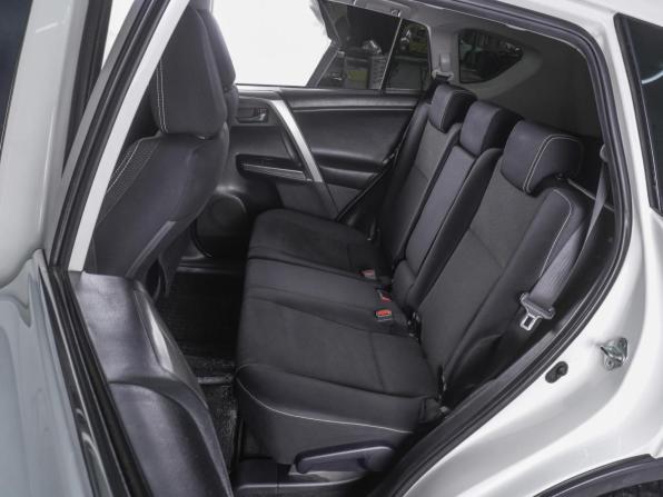 Toyota RAV4 IV (XA40) Рестайлинг с пробегом 2016 года, цена 2 299 000 рублей, 243515 км, внедорожник, Автокод Объявления
