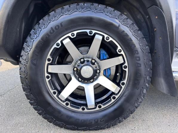 Toyota Hilux VII Рестайлинг с пробегом 2011 года, цена 1 999 500 рублей, 293541 км, пикап, Автокод Объявления