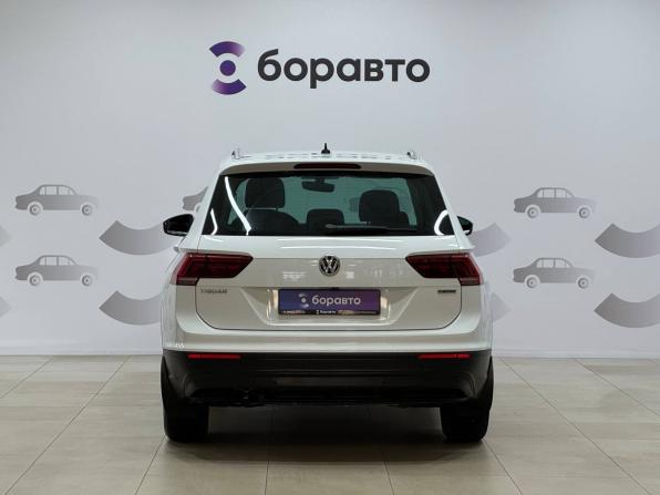 Volkswagen Tiguan II с пробегом 2018 года, цена 1 990 000 рублей, 176028 км, внедорожник, Автокод Объявления