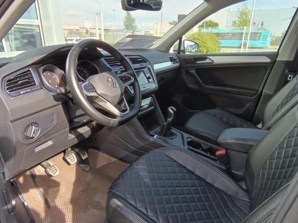Volkswagen Tiguan II Рестайлинг с пробегом 2021 года, цена 2 680 000 рублей, 28000 км, внедорожник, Автокод Объявления