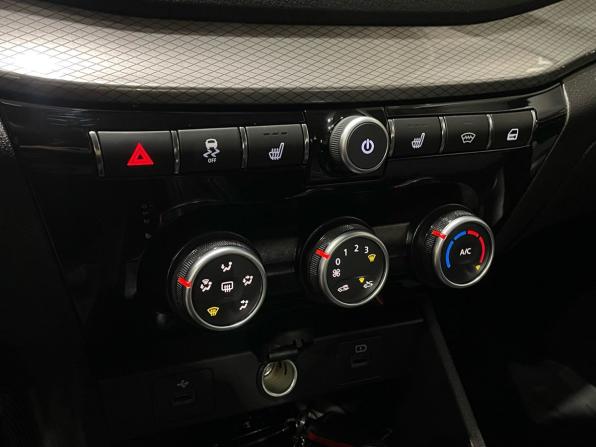 Lada (ВАЗ) Vesta I Рестайлинг (NG) с пробегом 2025 года, цена 1 380 000 рублей, 6976 км, седан, Автокод Объявления