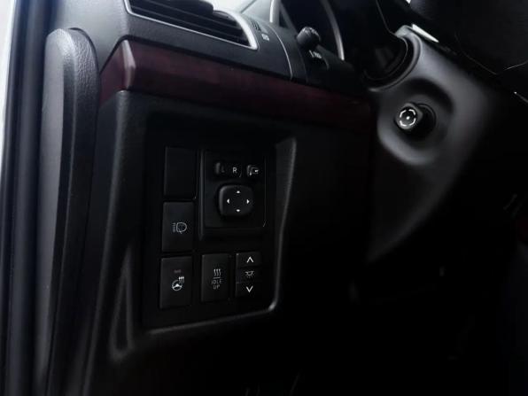 Toyota Land Cruiser Prado 150 Series Рестайлинг 1 с пробегом 2016 года, цена 4 260 000 рублей, 94042 км, внедорожник, Автокод Объявления