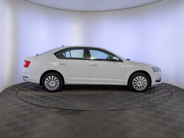 Skoda Octavia III (A7) Рестайлинг с пробегом 2020 года, цена 1 900 000 рублей, 85760 км, лифтбек, Автокод Объявления