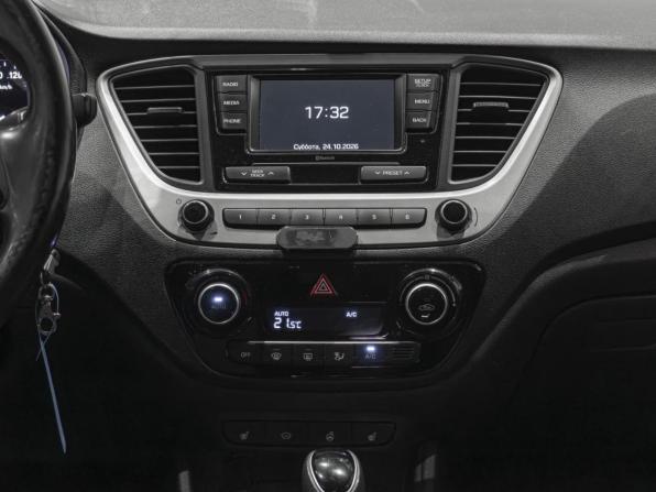 Hyundai Solaris II с пробегом 2018 года, цена 1 350 000 рублей, 161332 км, седан, Автокод Объявления