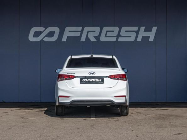 Hyundai Solaris II с пробегом 2018 года, цена 900 000 рублей, 150571 км, седан, Автокод Объявления