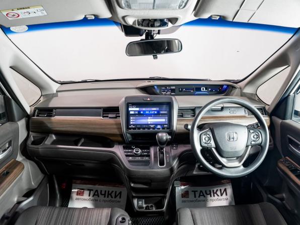 Honda Freed II с пробегом 2018 года, цена 1 415 000 рублей, 130210 км, компактвэн, Автокод Объявления