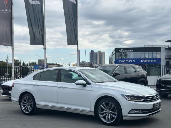 Volkswagen Passat B8 с пробегом 2015 года, цена 1 650 000 рублей, 235001 км, седан, Автокод Объявления