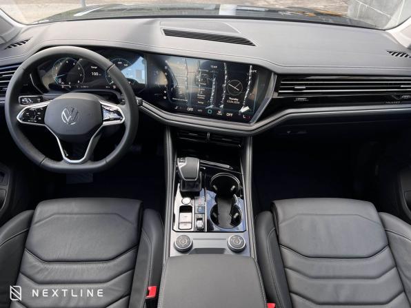 Новый Volkswagen Touareg III Рестайлинг 2025 года, цена 7 990 000 рублей, внедорожник, Автокод Объявления