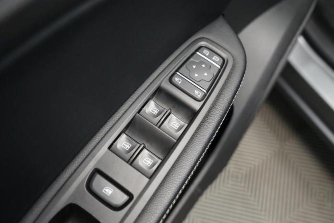 Renault Arkana I с пробегом 2019 года, цена 1 799 000 рублей, 63411 км, внедорожник, Автокод Объявления