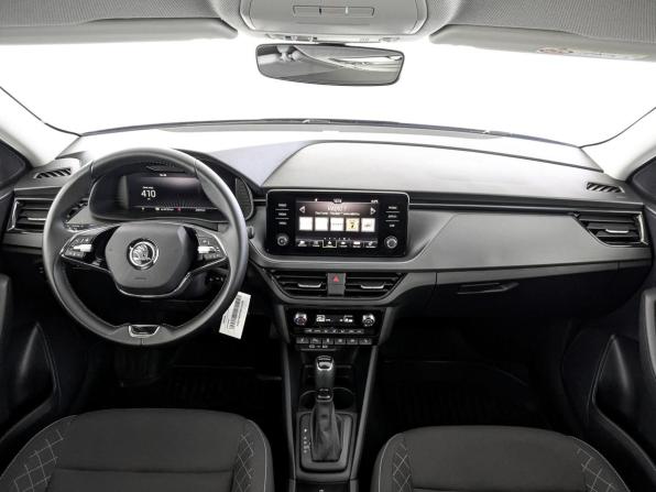 Skoda Rapid II с пробегом 2022 года, цена 2 140 000 рублей, 25059 км, лифтбек, Автокод Объявления