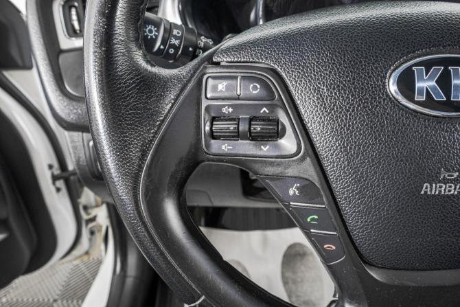 Kia Ceed II с пробегом 2015 года, цена 949 000 рублей, 214000 км, хэтчбек, Автокод Объявления