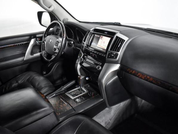 Toyota Land Cruiser 200 Series Рестайлинг 1 с пробегом 2013 года, цена 2 755 000 рублей, 303959 км, внедорожник, Автокод Объявления