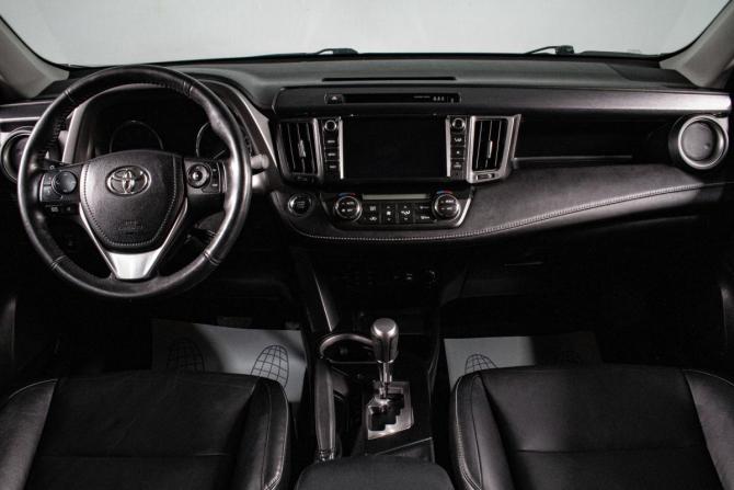 Toyota RAV4 IV (XA40) Рестайлинг с пробегом 2017 года, цена 2 899 000 рублей, 138000 км, внедорожник, Автокод Объявления