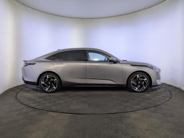 Changan Lamore с пробегом 2023 года, цена 1 970 000 рублей, 21400 км, седан, Автокод Объявления