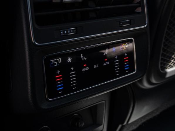 Audi Q8 I (4M) с пробегом 2019 года, цена 5 600 000 рублей, 80396 км, внедорожник, Автокод Объявления