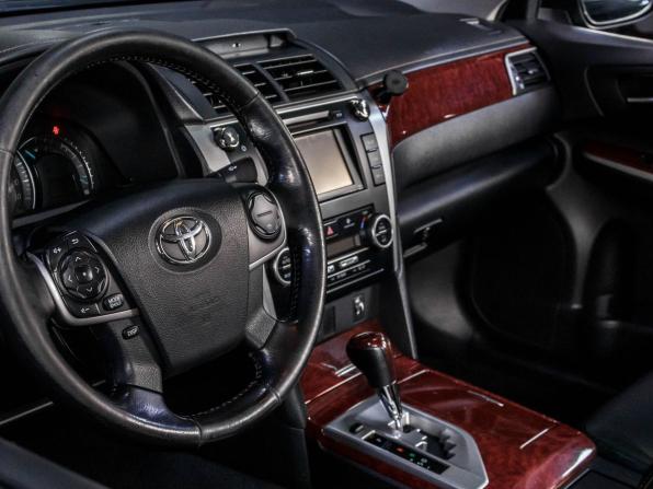 Toyota Camry VII (XV50) с пробегом 2014 года, цена 1 599 000 рублей, 293621 км, седан, Автокод Объявления